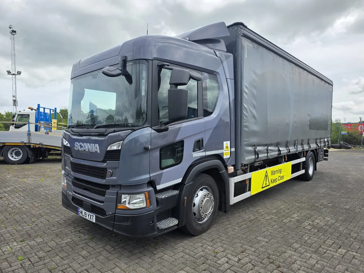 2019 Scania P280 4X2 with 25.5ft body - Image 3