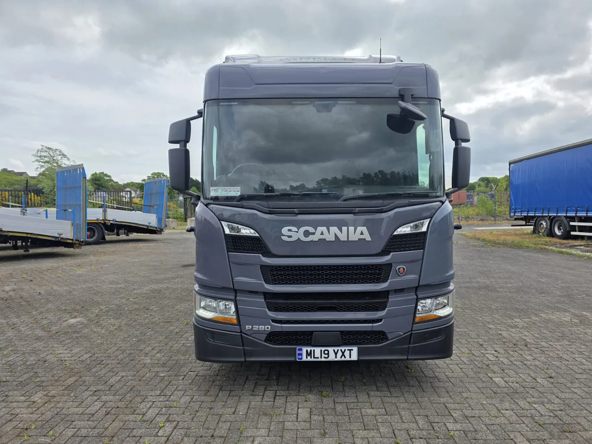 2019 Scania P280 4X2 with 25.5ft body - Image 2