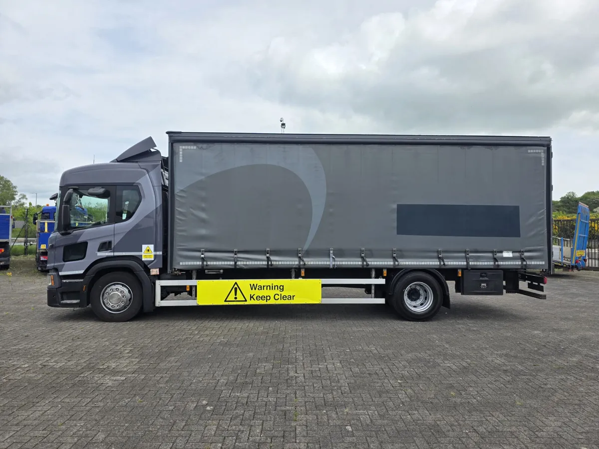 2019 Scania P280 4X2 with 25.5ft body - Image 4
