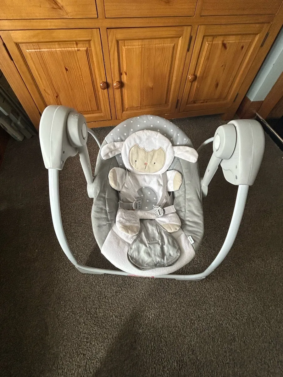 Baby swing - Image 1