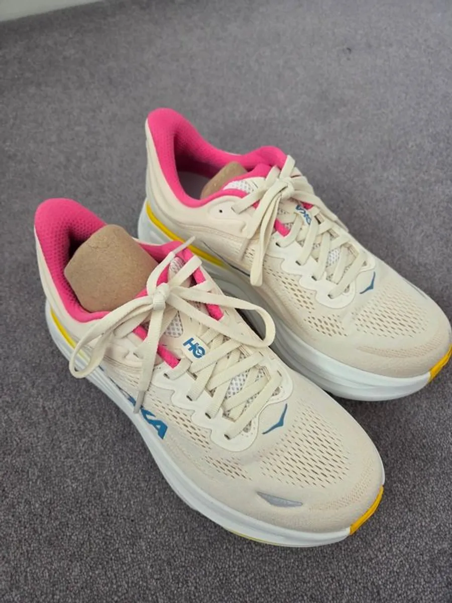 Hoka Bondi 9 ladies UK 6.5 Wide fit. - Image 2