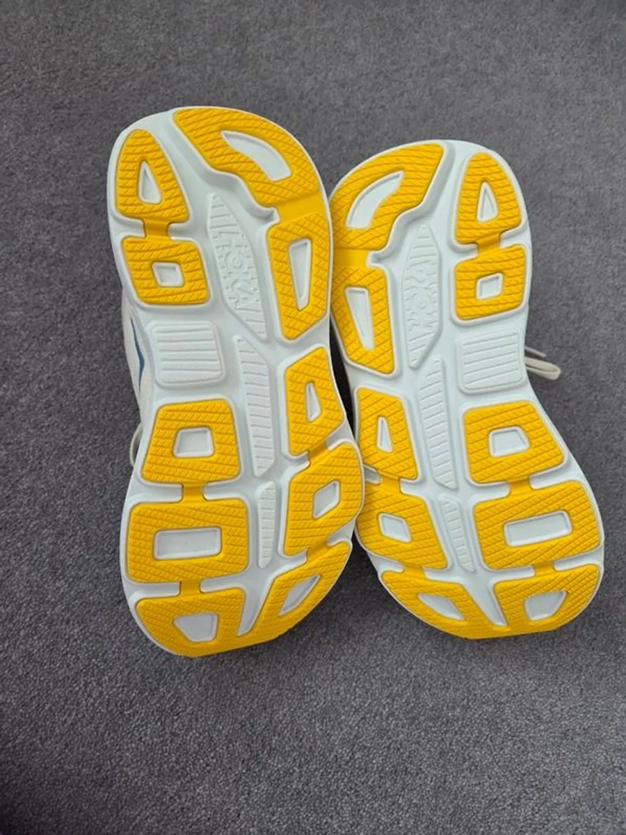 Hoka Bondi 9 ladies UK 6.5 Wide fit. - Image 3