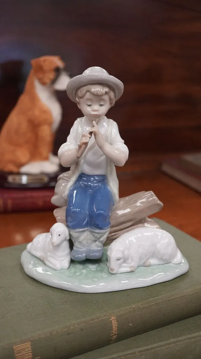 Nao Figurine - Image 2