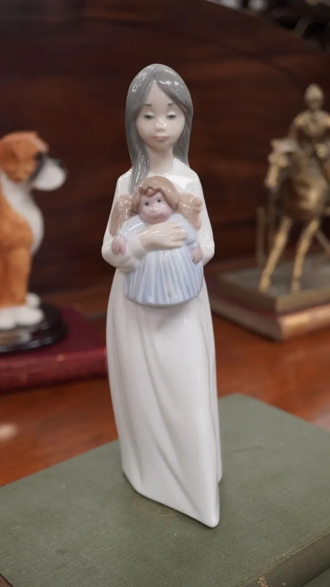 Nao Figurine - Image 2