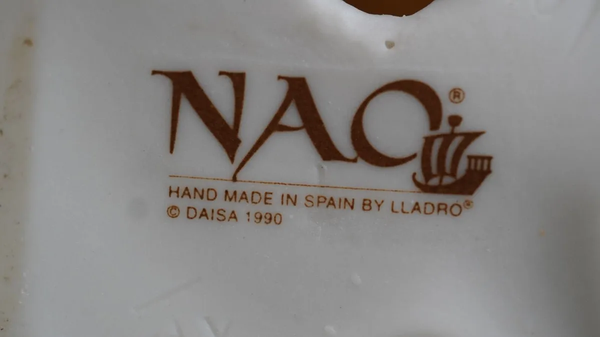 Nao Figurine - Image 4