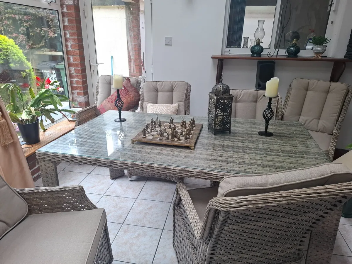 Glass table - Image 3