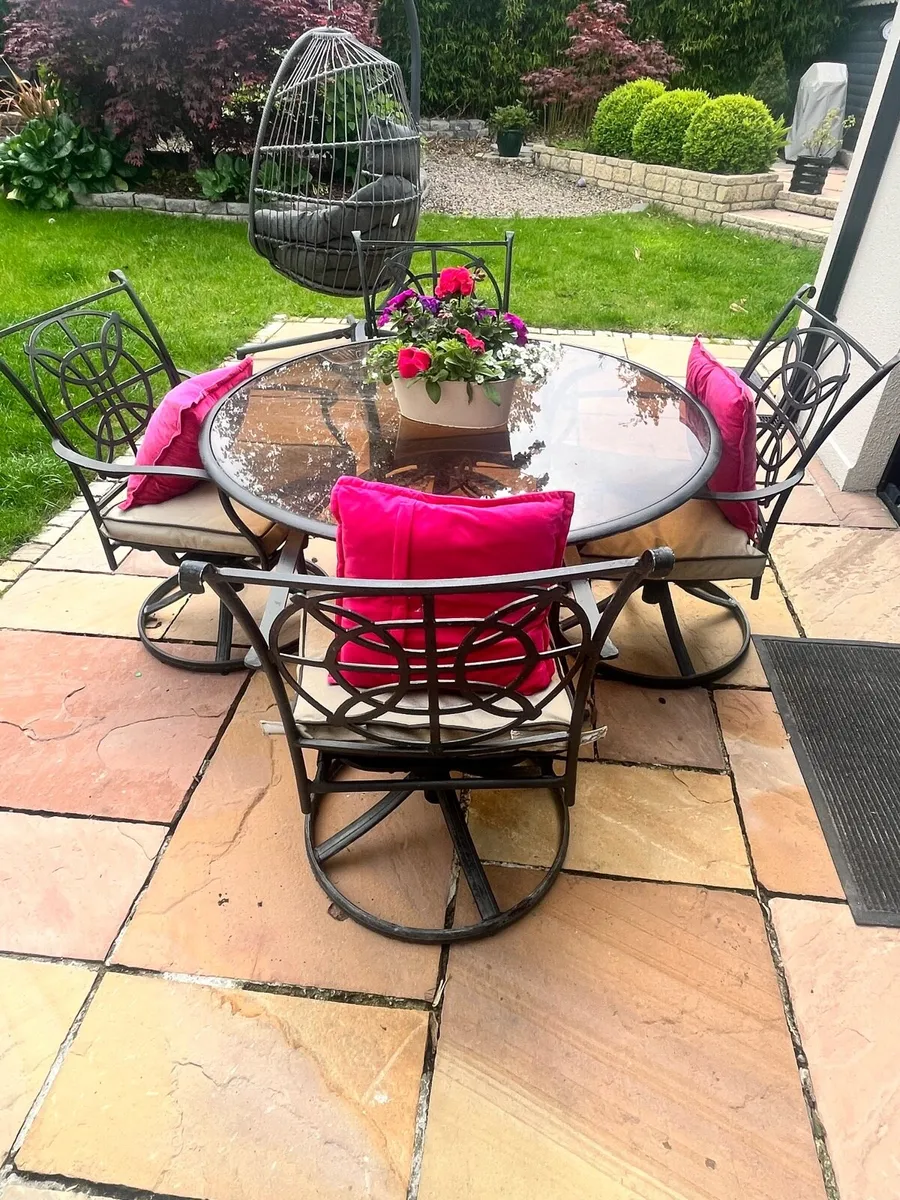 Garden glass table & 4 chairs