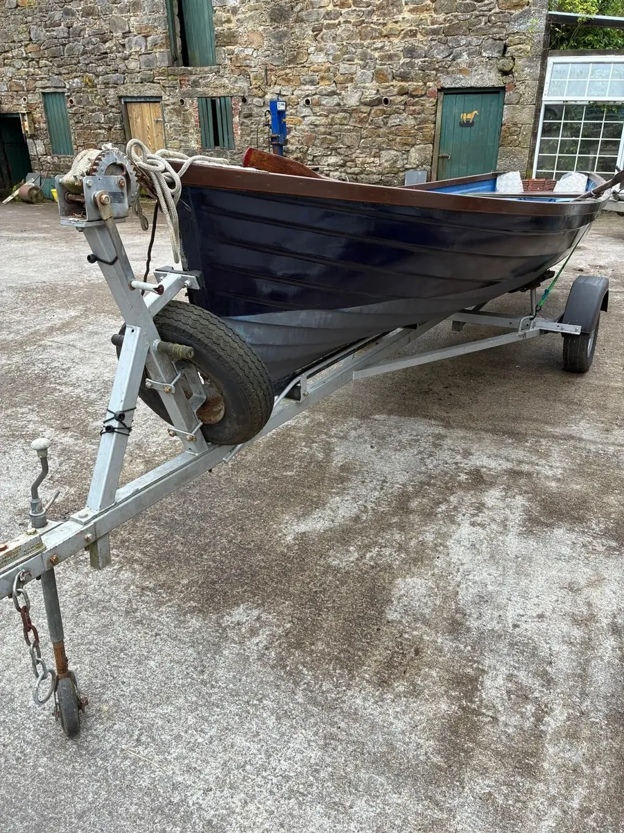 17ft Fishing Boat - Image 4