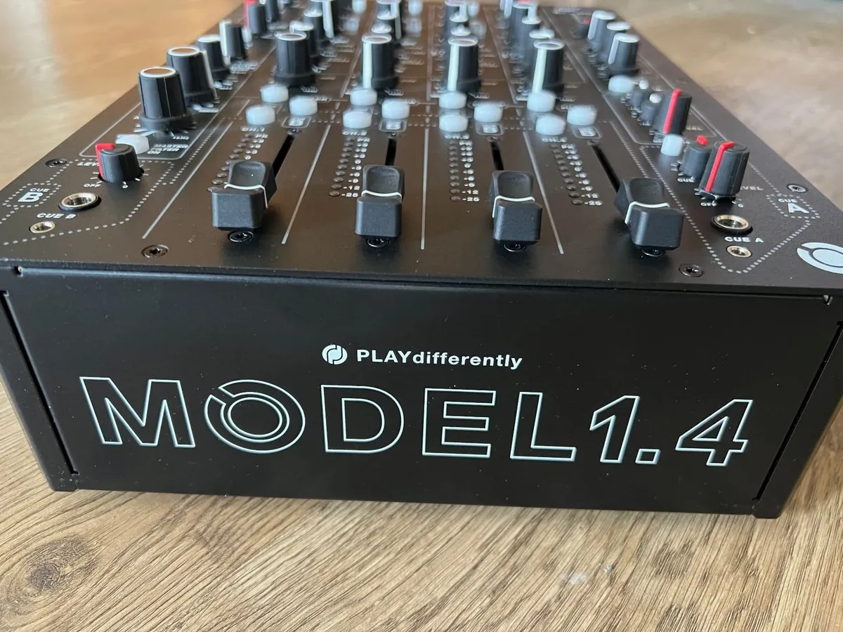 Play Differently Model 1.4 DJ mixer - Image 3