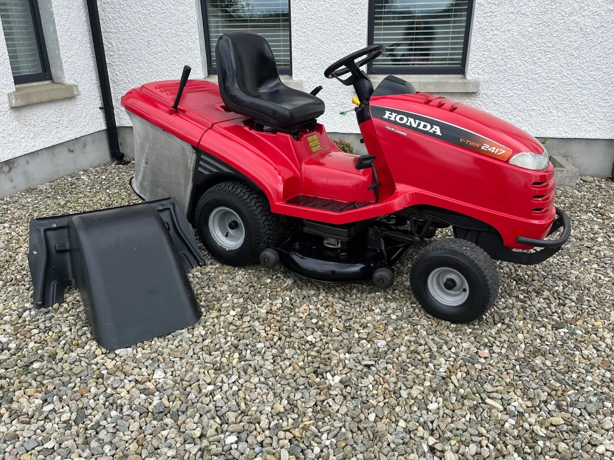 Honda 2417 hydrostatic ride on lawnmower - Image 2
