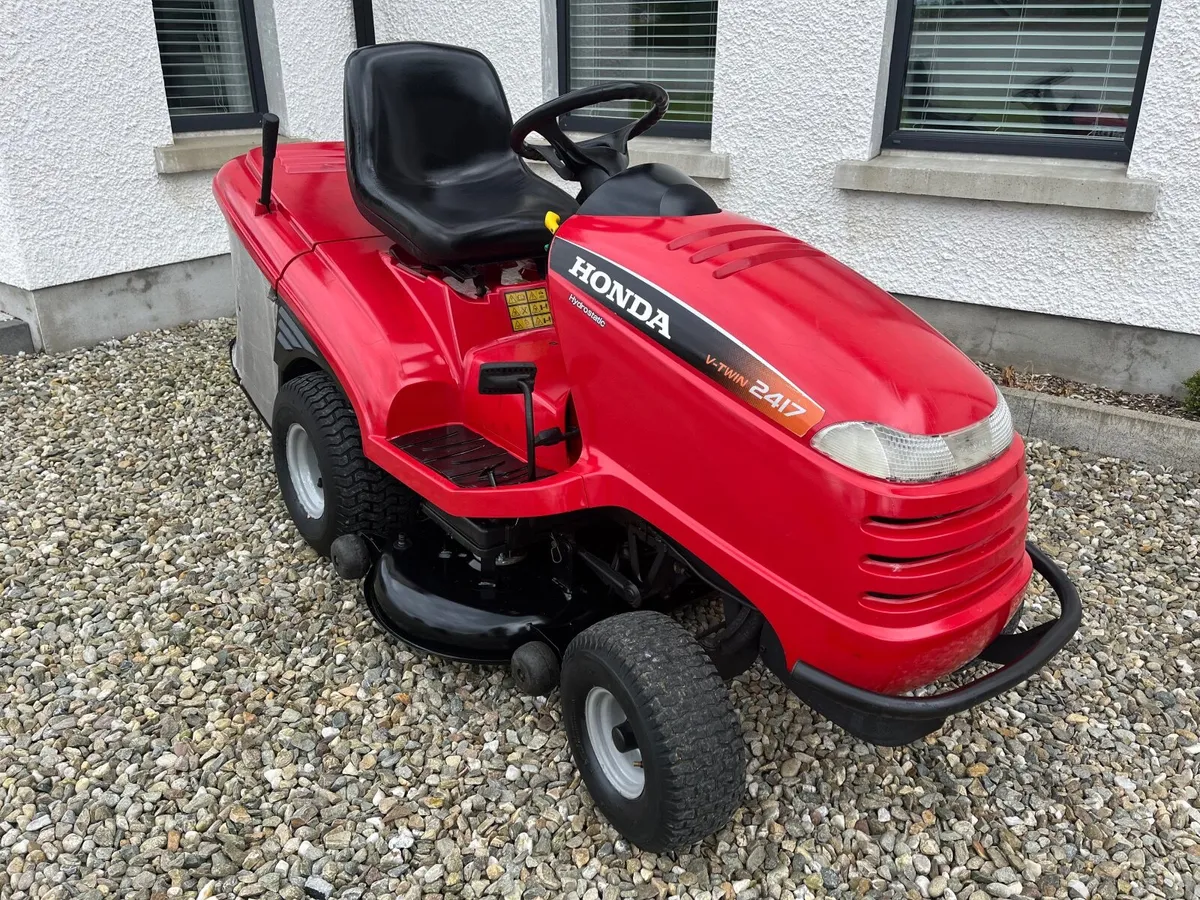 Honda 2417 hydrostatic ride on lawnmower - Image 4