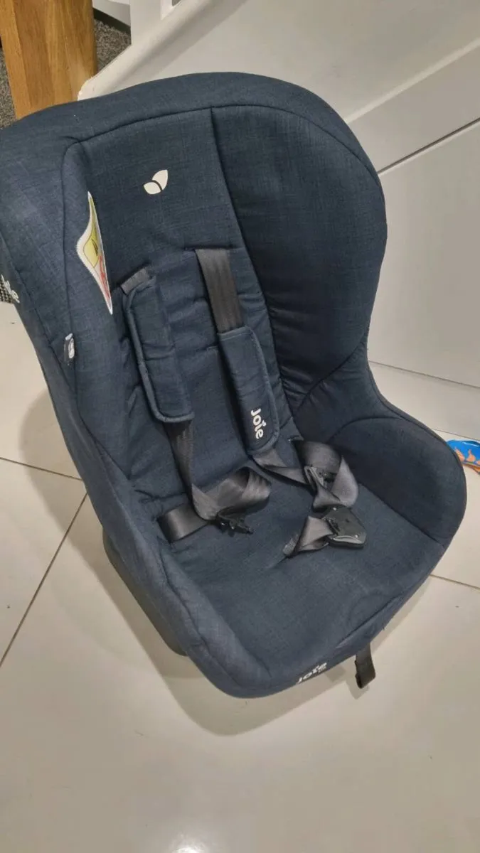 Car seat - Image 1