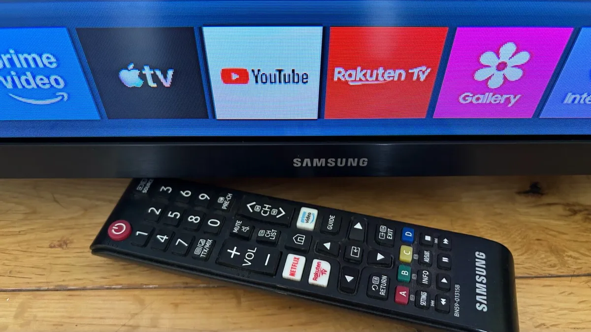32” Samsung Smart TV - Image 4