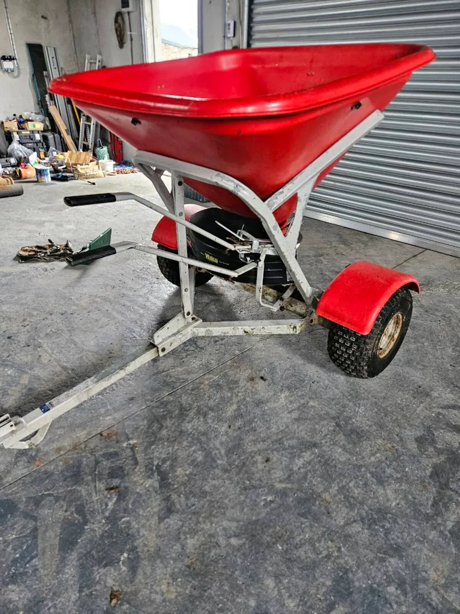 Fertiliser spreader - Image 3