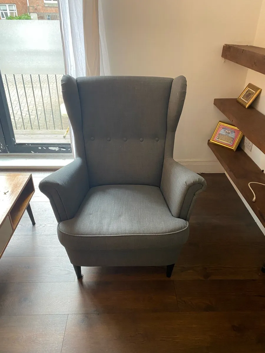Wing back chair - Free