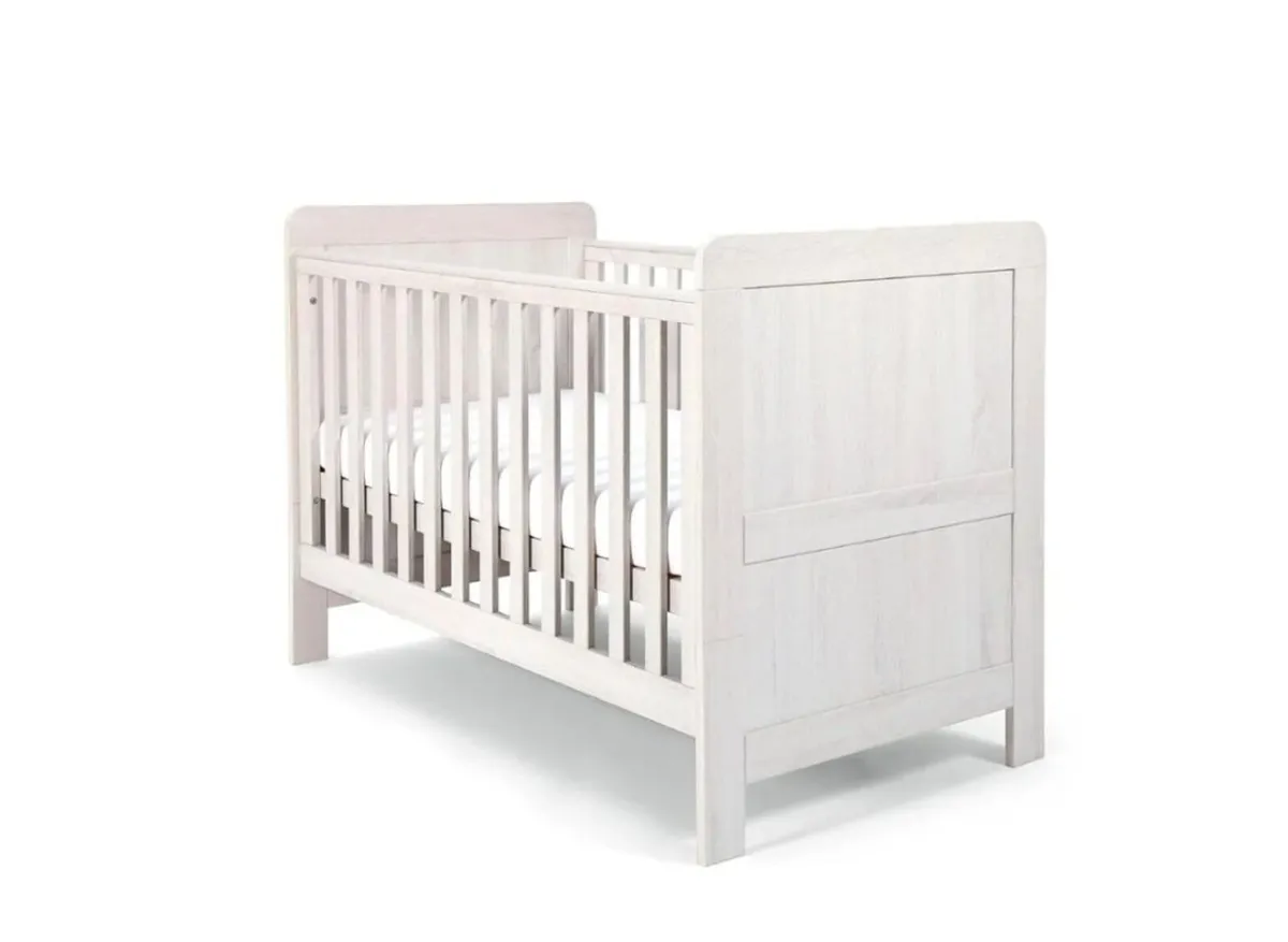 Baby cot - Image 1