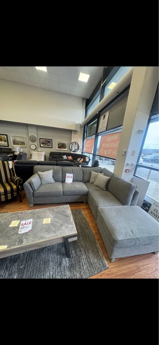 Couch - Image 3