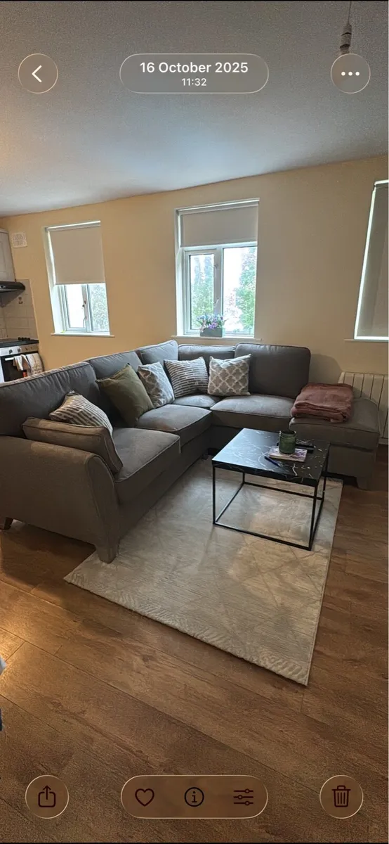 Couch - Image 4