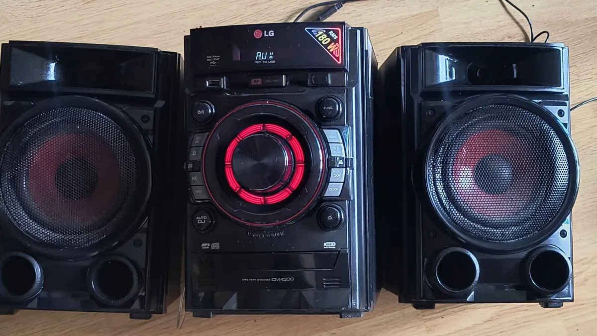 LG XBOOM CM4330 - mini system - Image 2