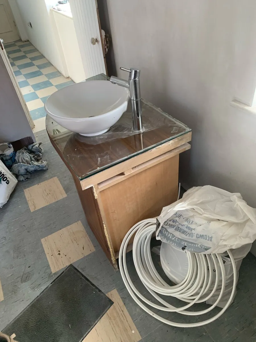 Vanity corner unit - Image 3