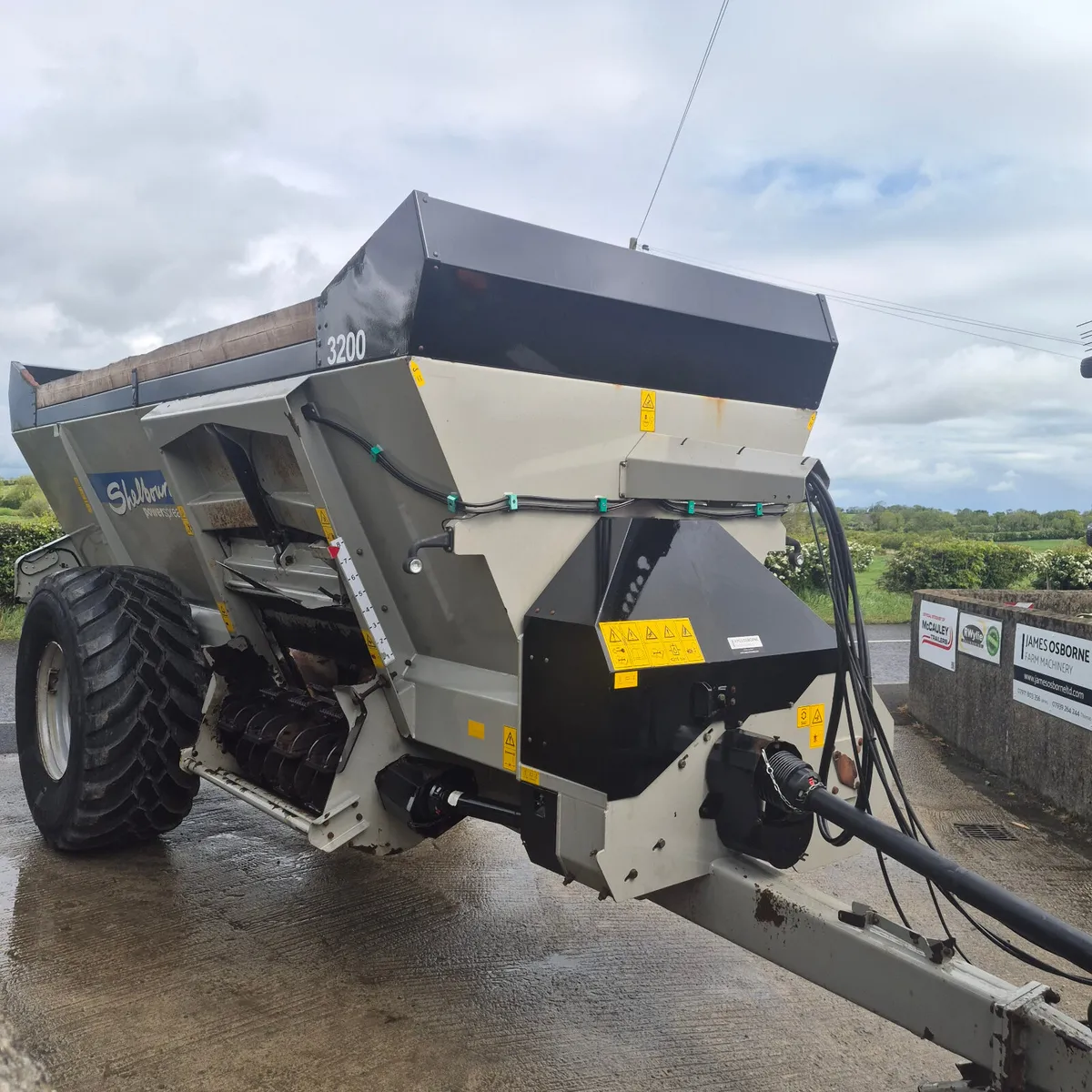 Shelbourne Reynolds Powerspread Pro 3200 Spreader - Image 3