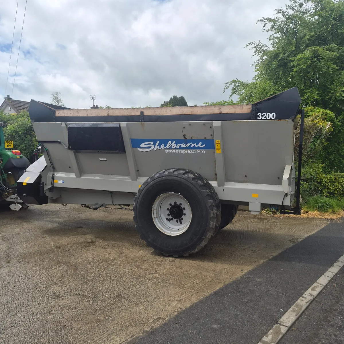 Shelbourne Reynolds Powerspread Pro 3200 Spreader - Image 1