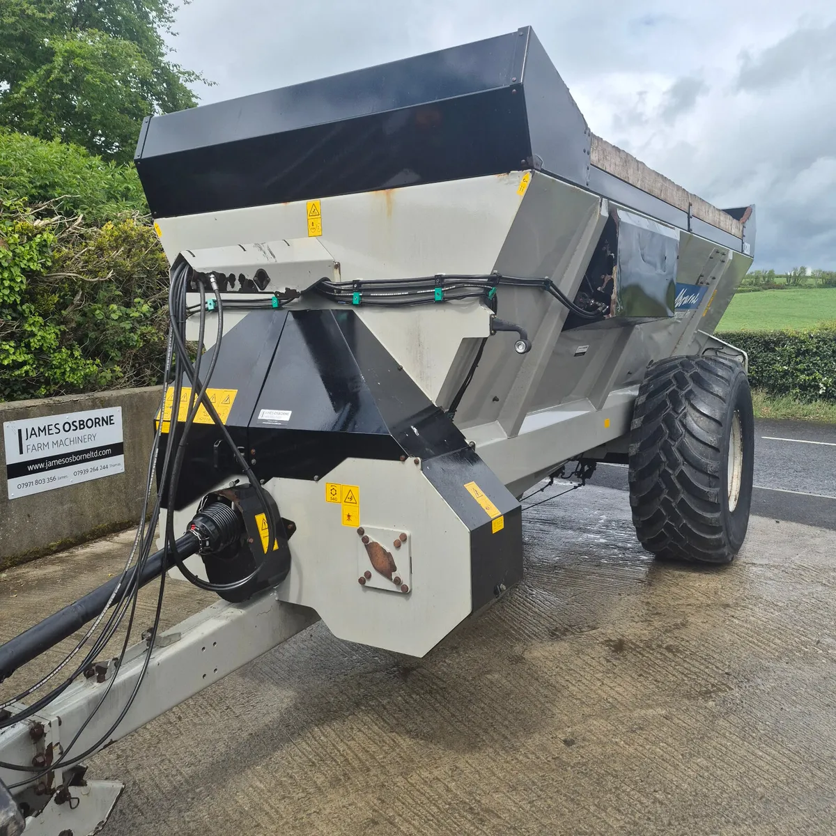Shelbourne Reynolds Powerspread Pro 3200 Spreader - Image 4