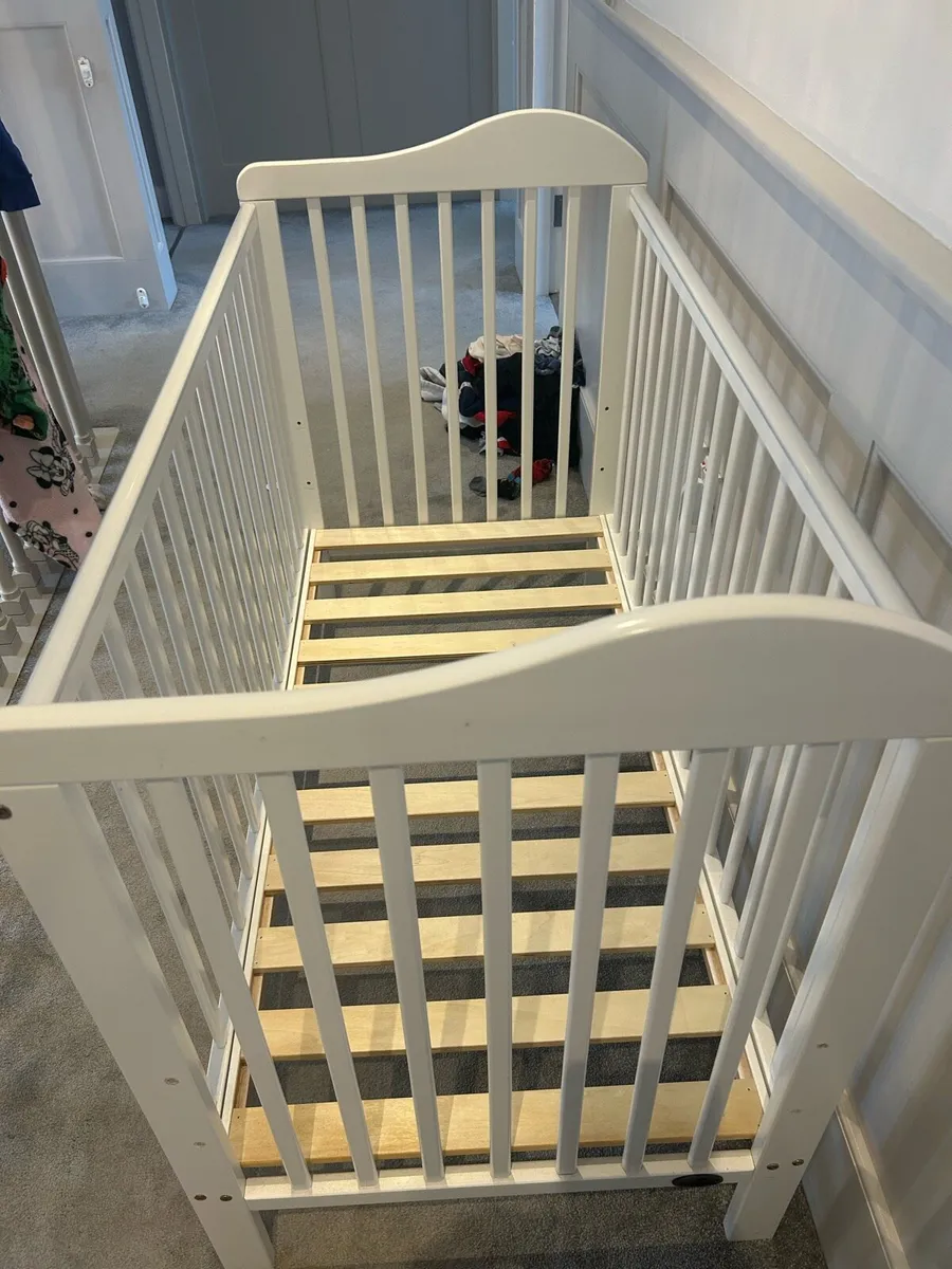 Babylo white cot - Image 2