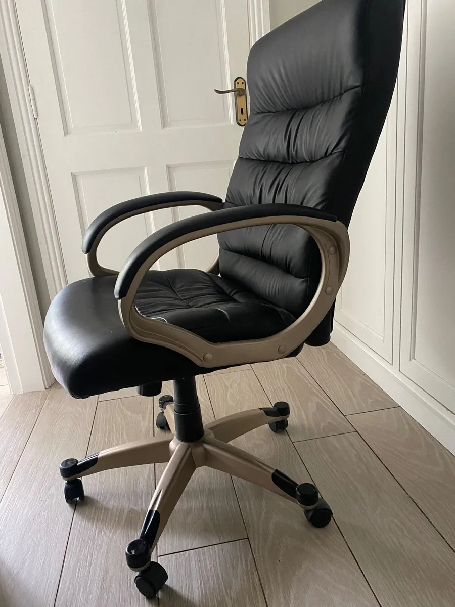 Office Chair - Image 1