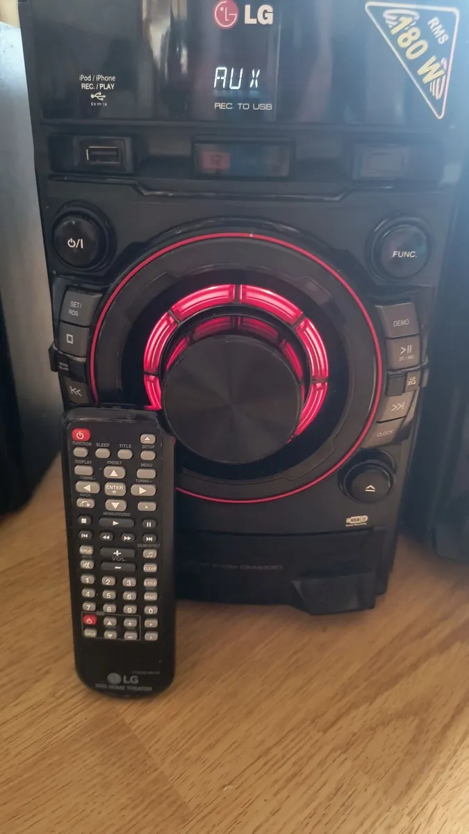 LG XBOOM CM4330 - mini system - Image 1