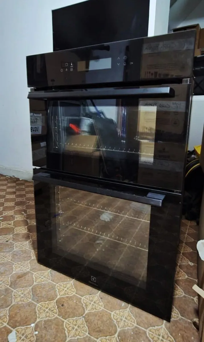 Electrolux Built-In Double Electric Oven - Image 2