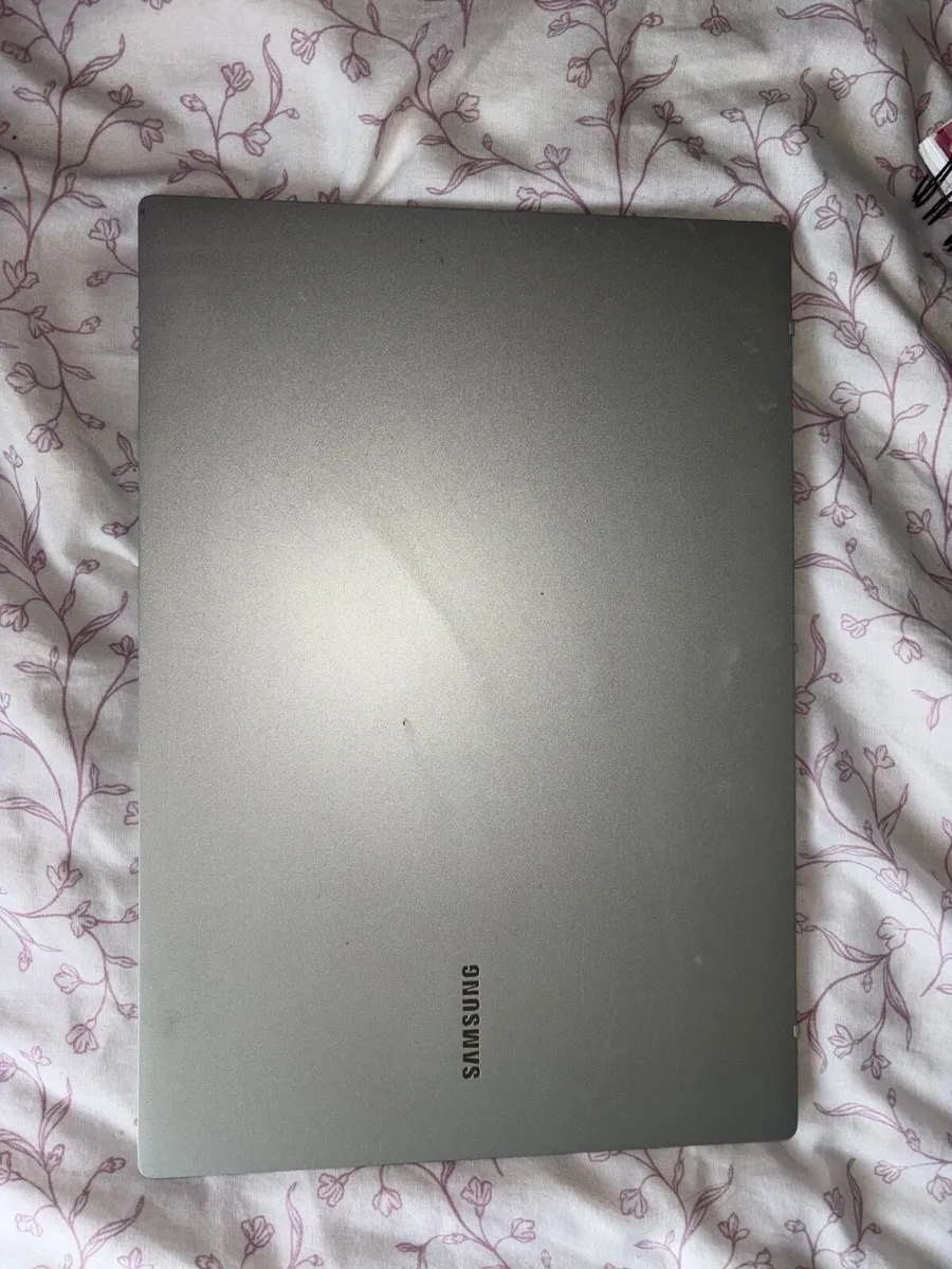 Samsung Laptop ( For Parts ) - Image 1