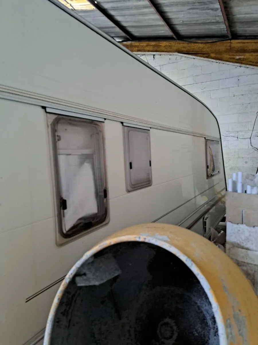 Caravan For Breaking - Image 2