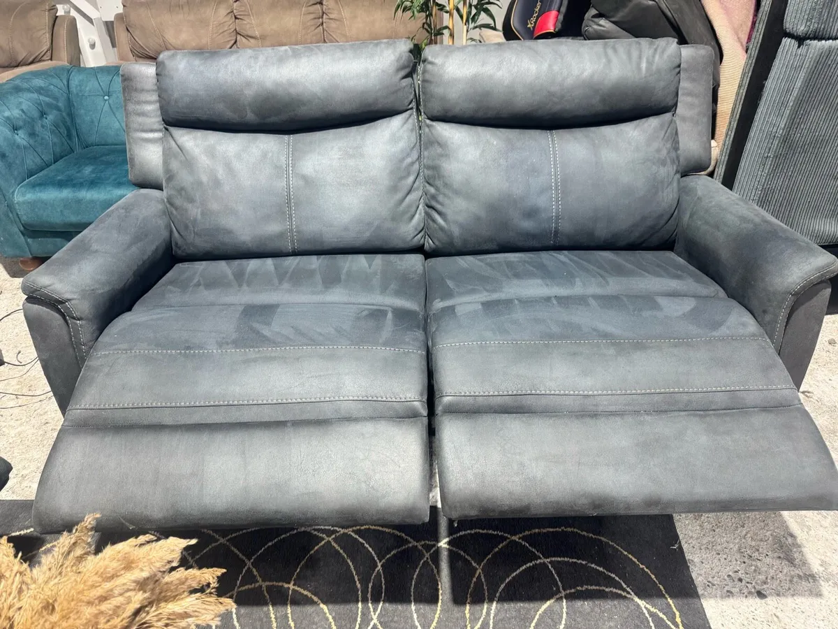 Electric Ez Living 3+2 seater suite - Image 4