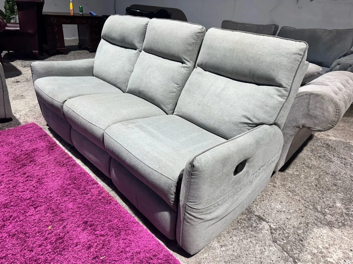Reduced Recliner 3+2 seater suite - Image 3