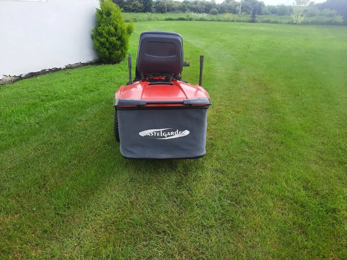 Castlegarden Ride On Lawnmower - Image 2