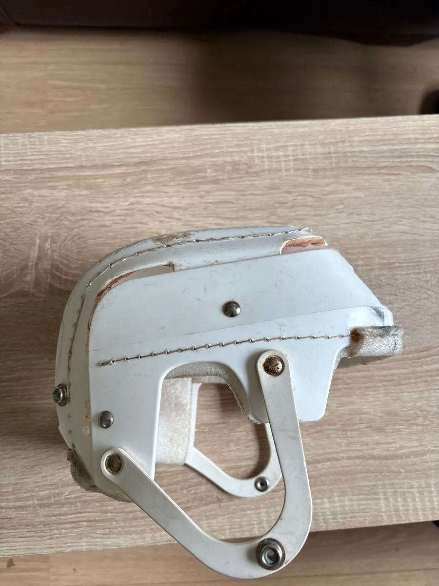 Gola helmet - Image 1