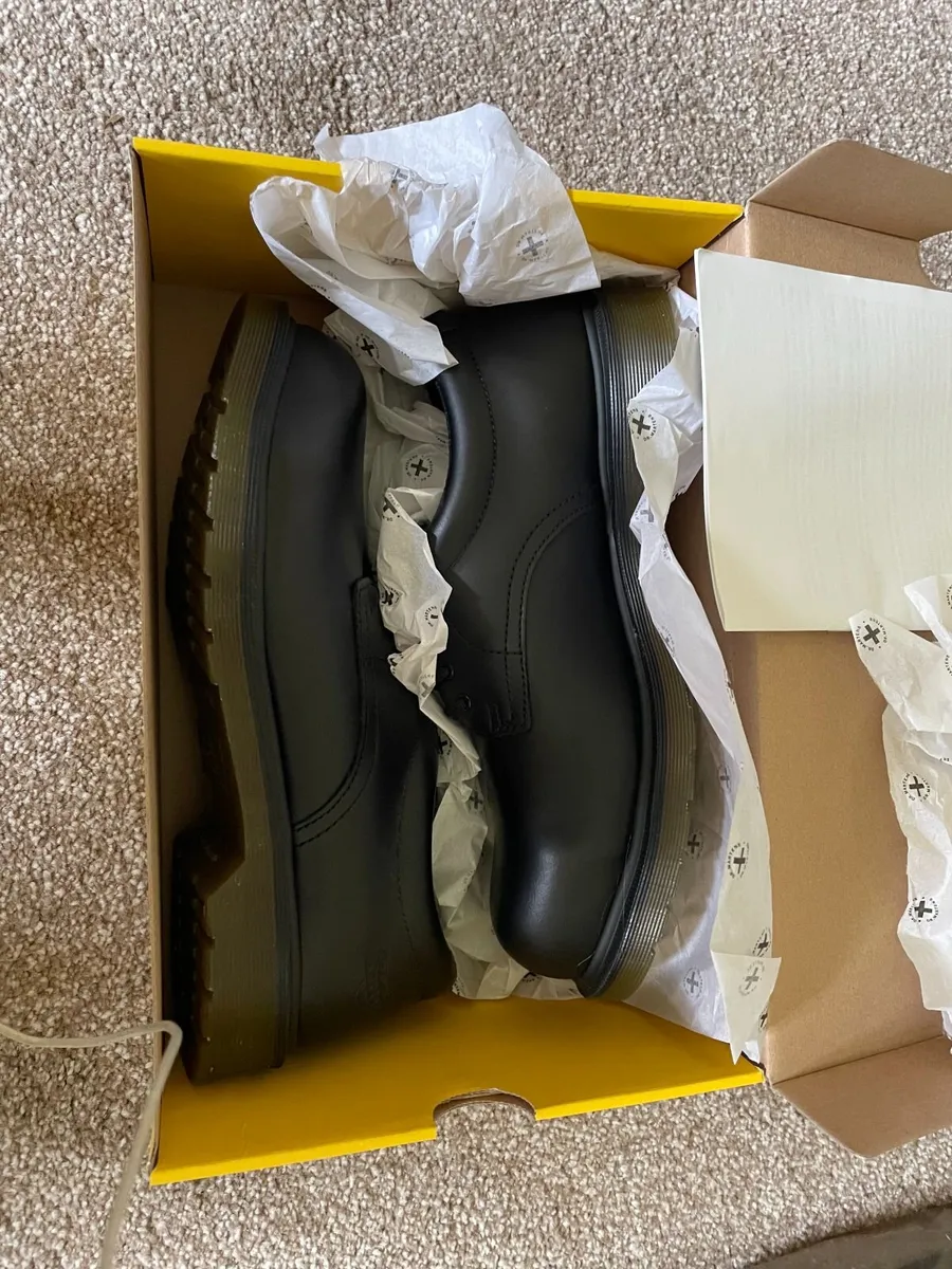 Dr Martens AirWair 2216 Safety Shoes - Image 2