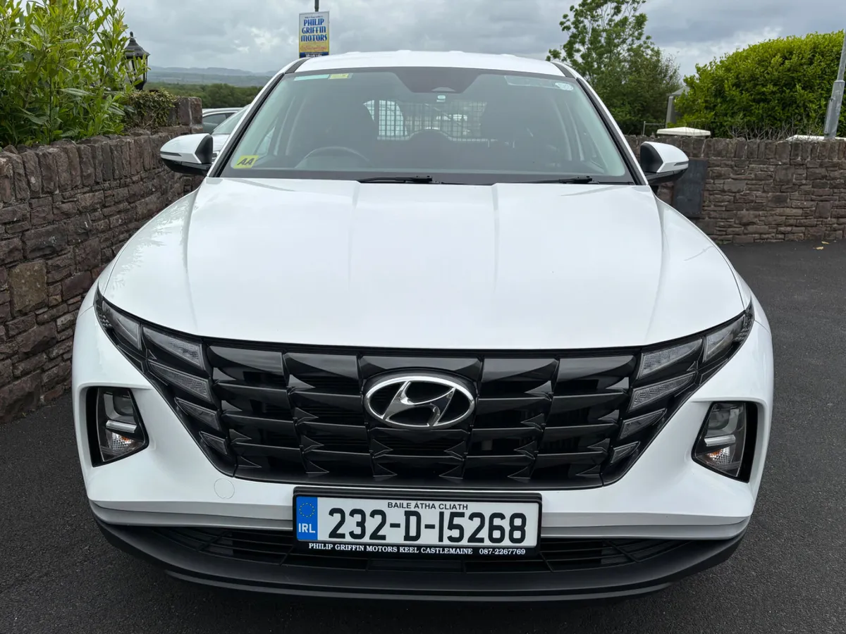 Tucson Commercial only 31000kms as new €22967 plus - Image 3