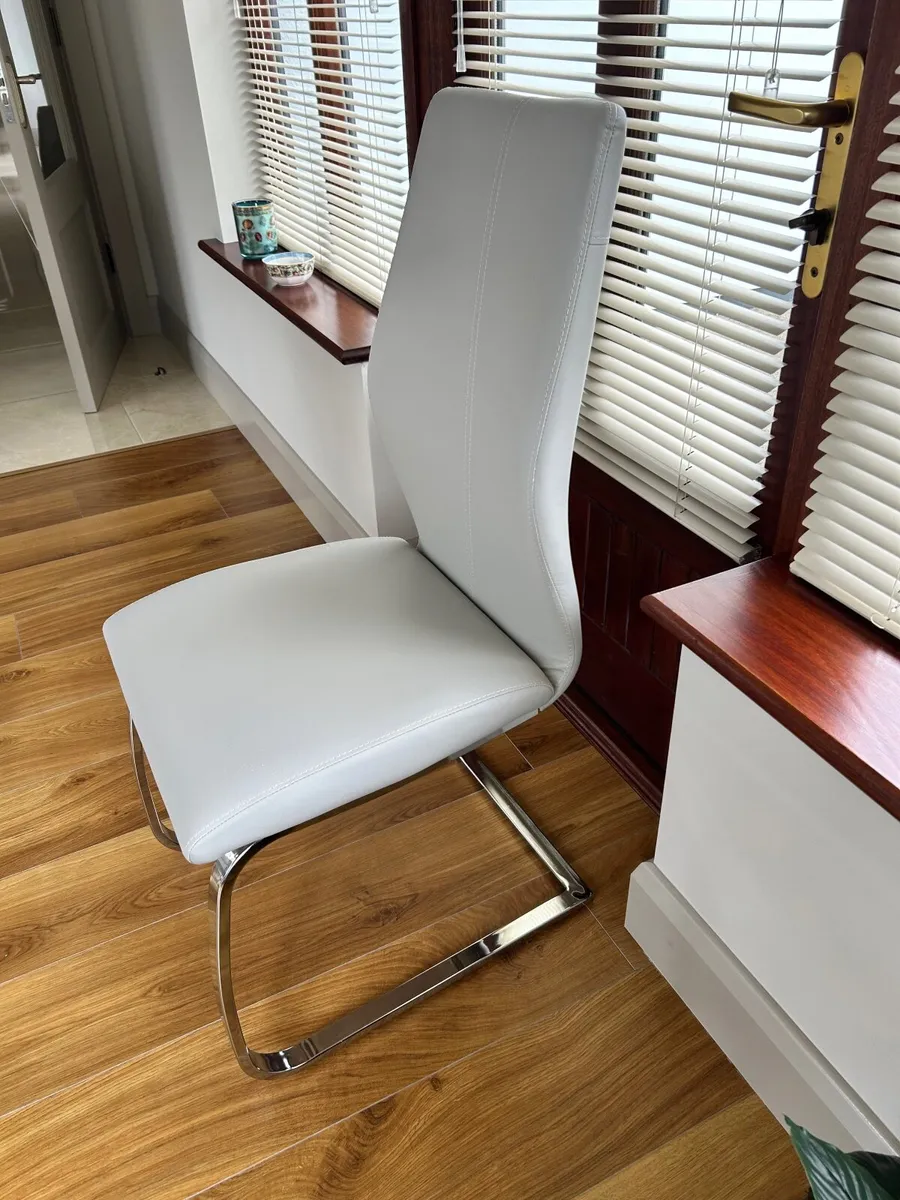FREE    Dining chairs x 4 - Image 2