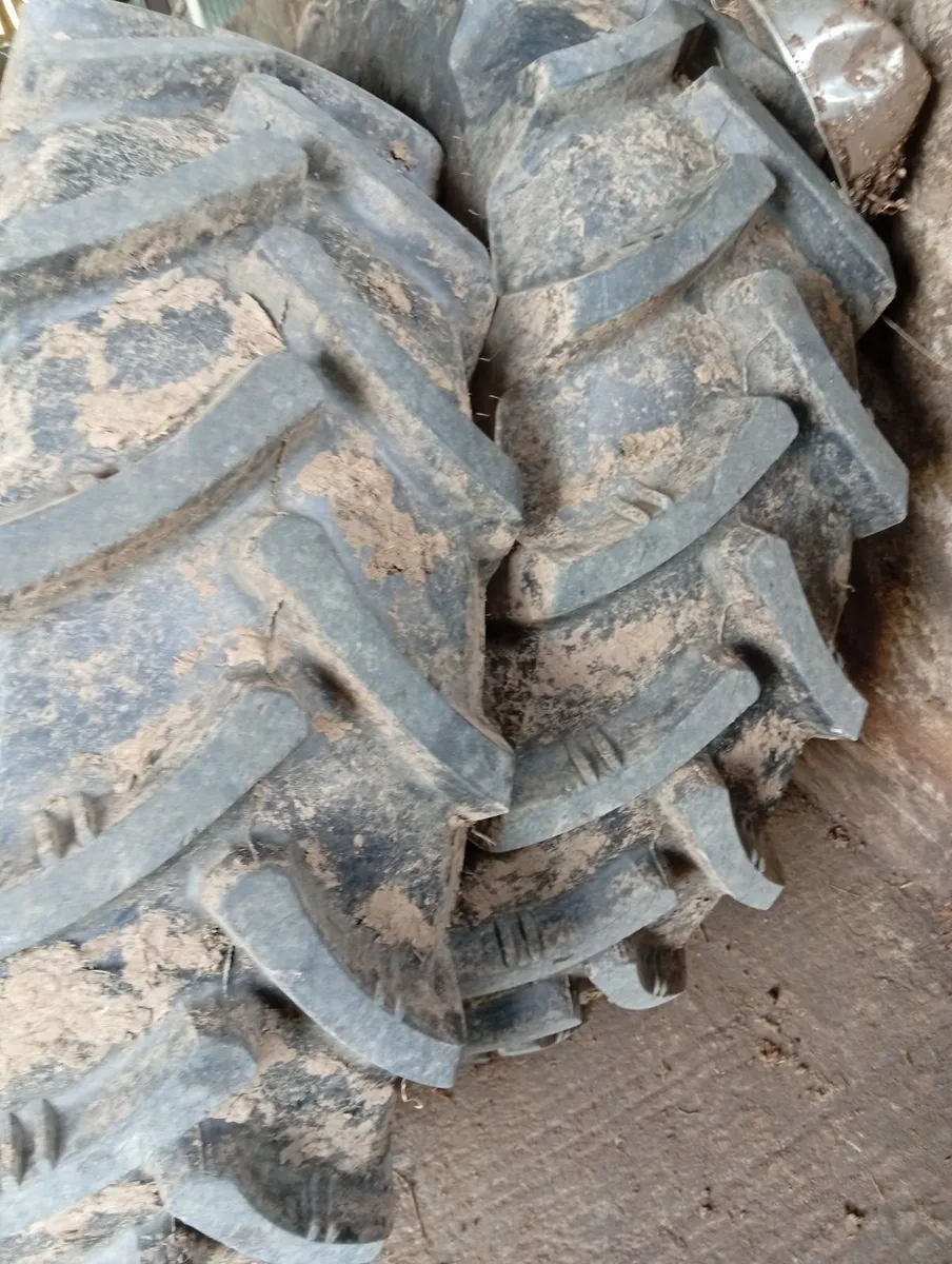Tractor tyres - Image 1