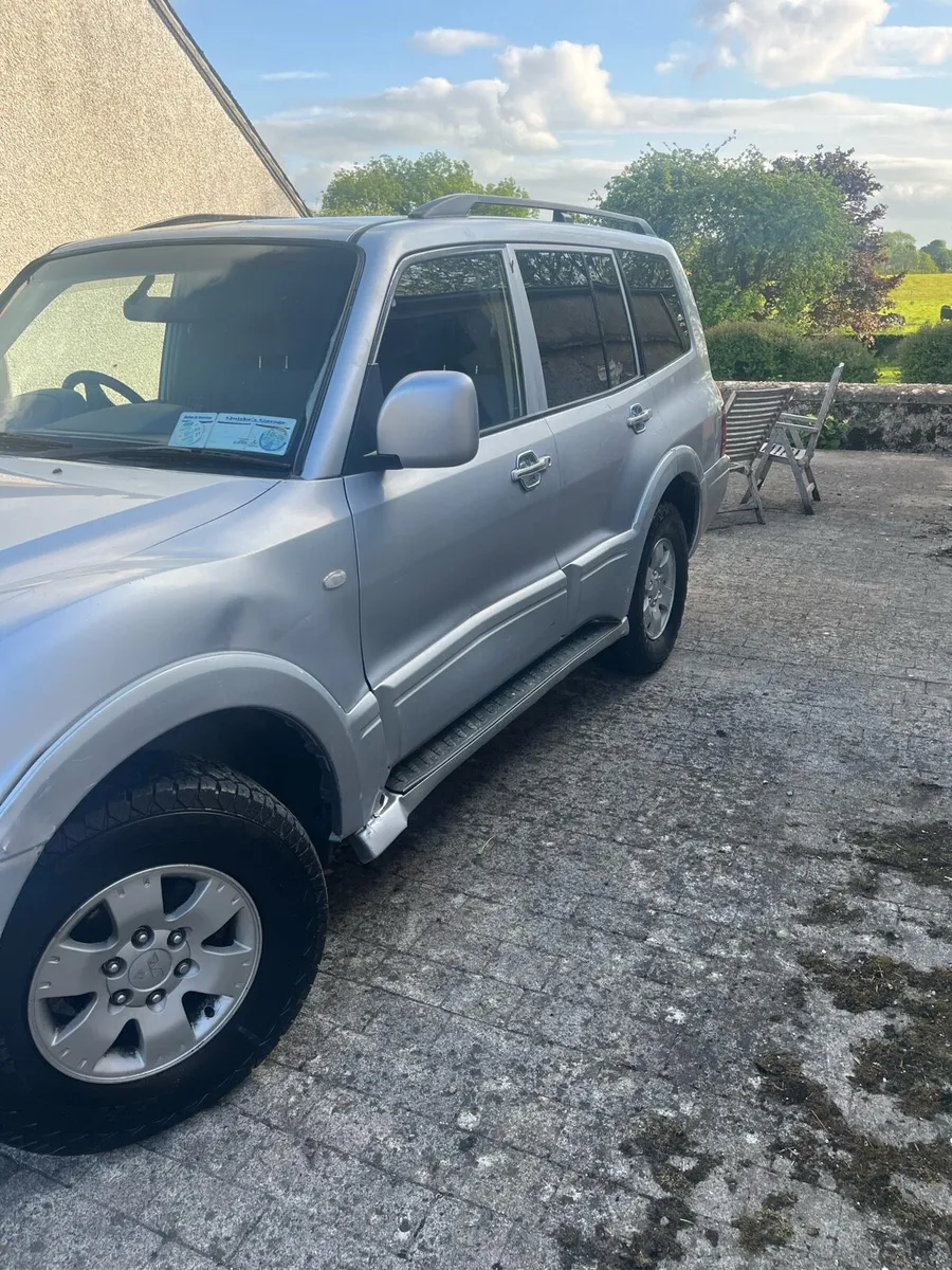 Mitsubishi pajero - Image 4