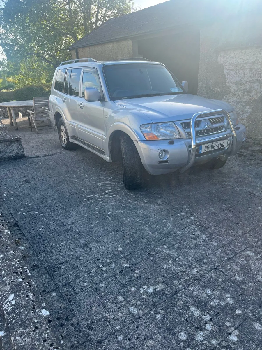 Mitsubishi pajero - Image 2