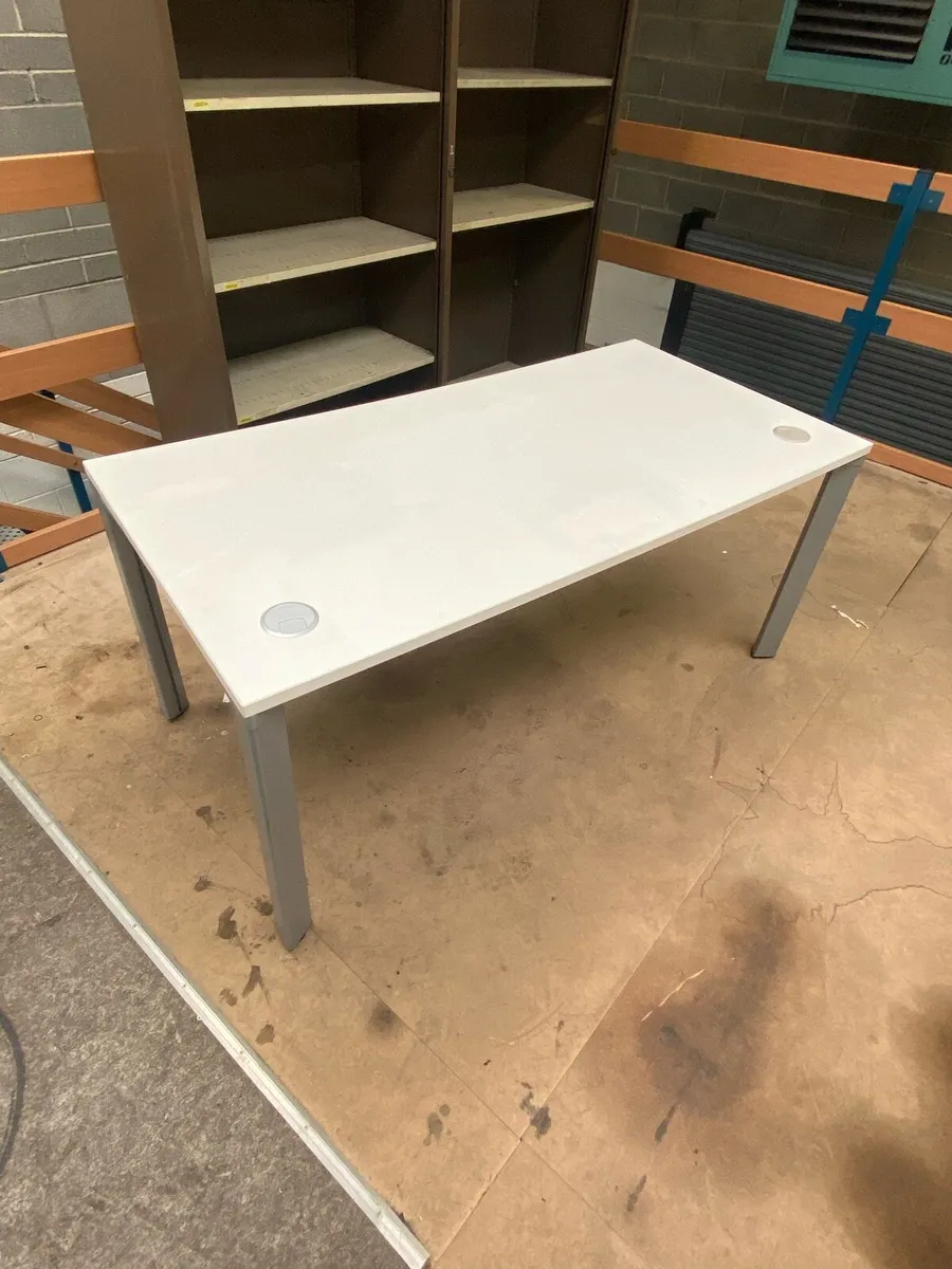 Office desk - Image 1