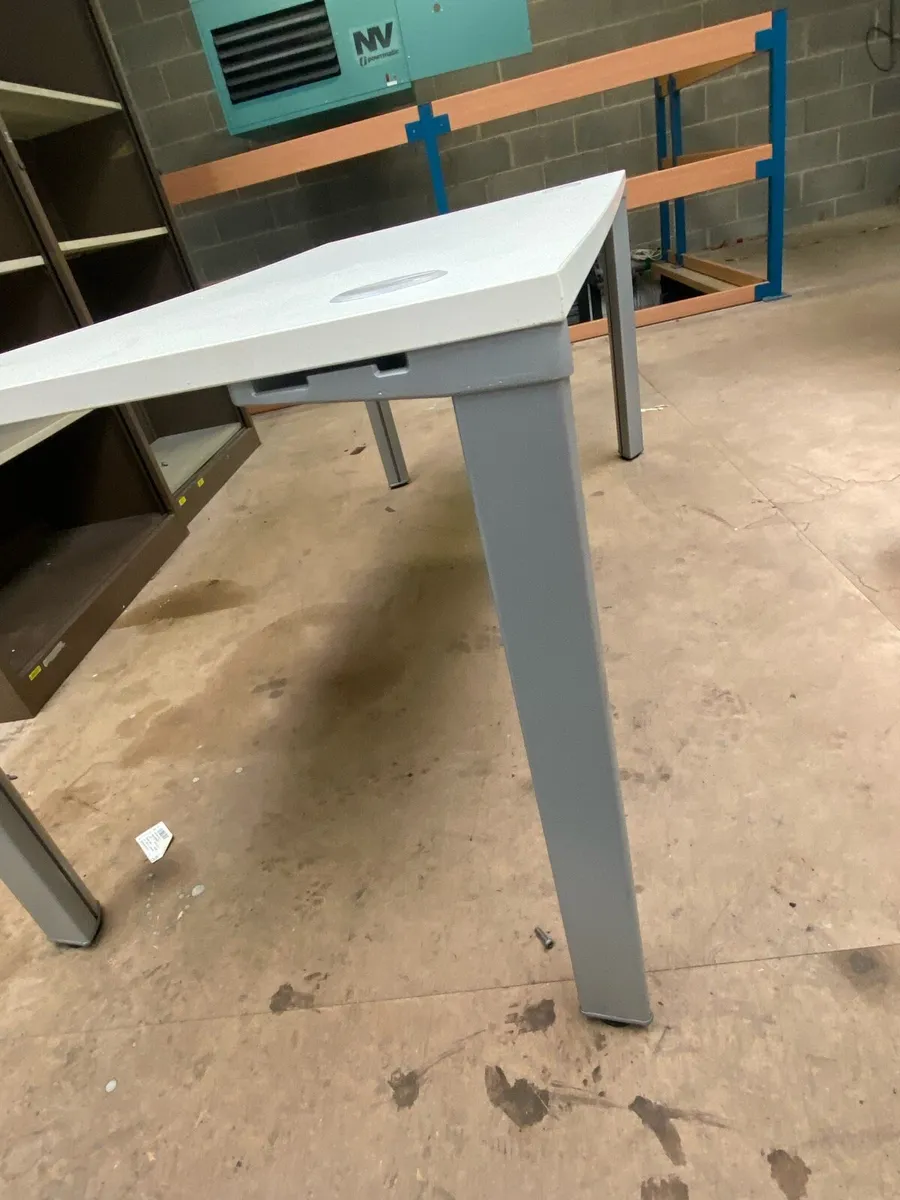 Office desk - Image 3