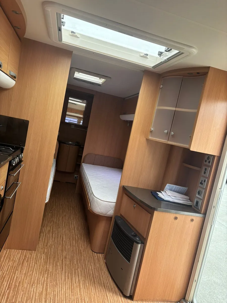4 berth fixed single beds - Image 4