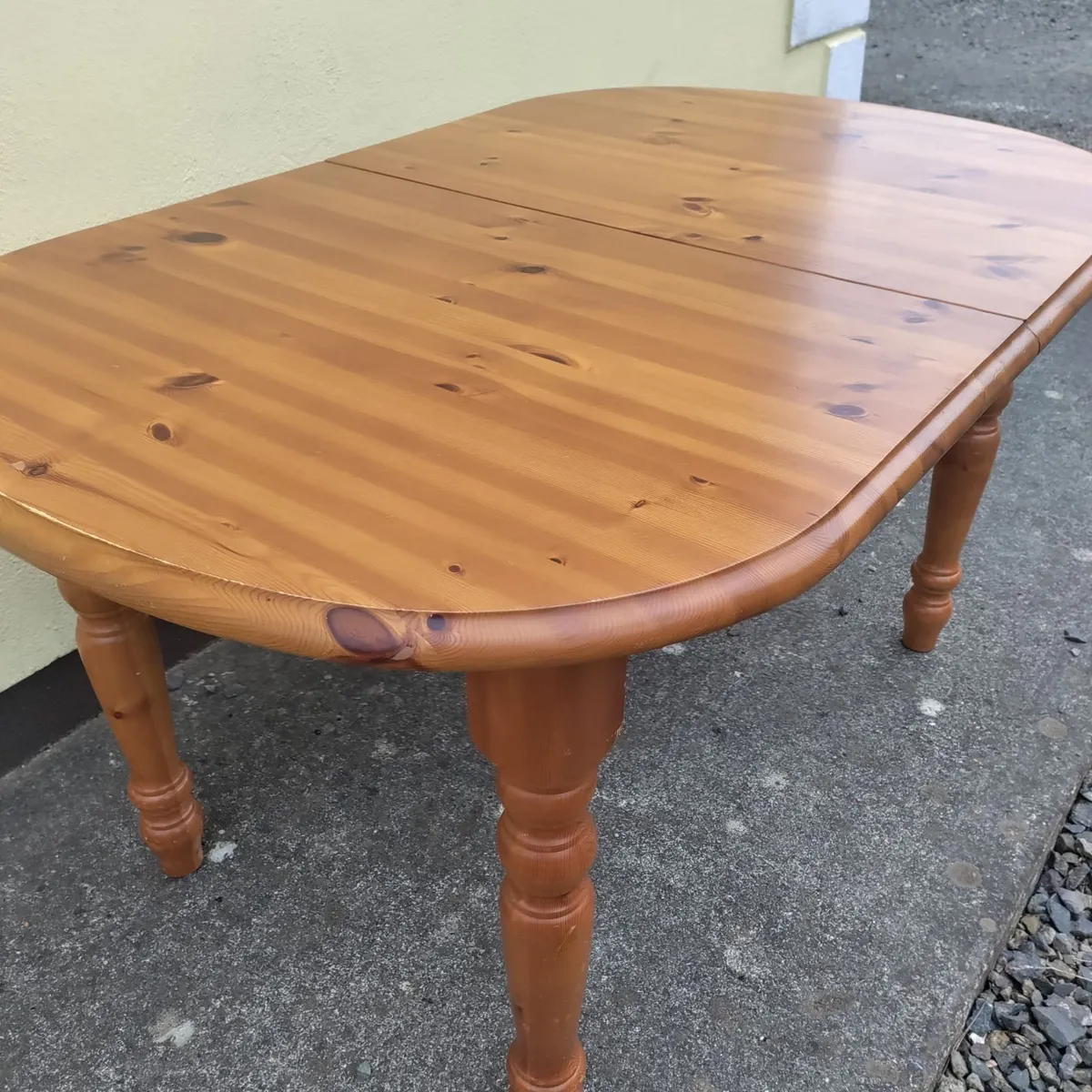 Kitchen table - Image 1