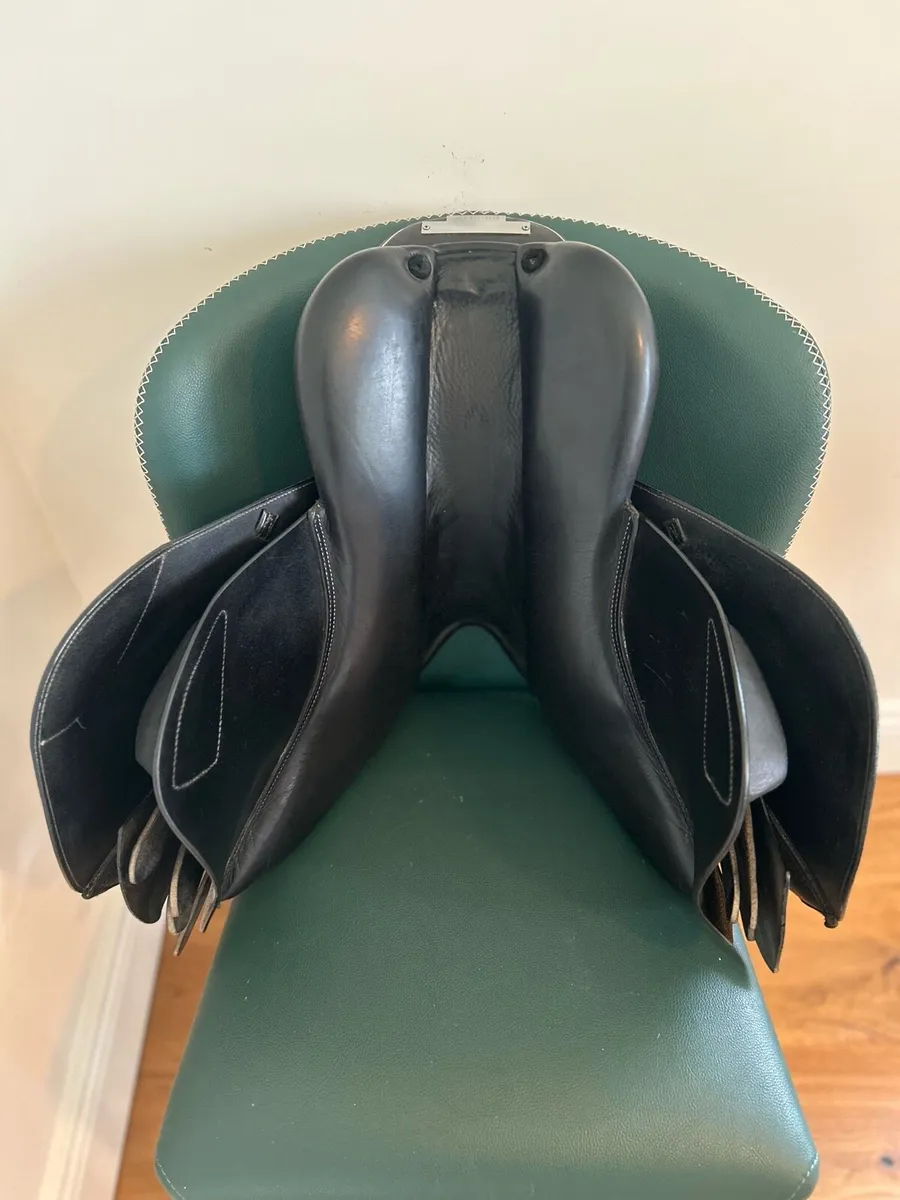 15” John Whitaker saddle - Image 4