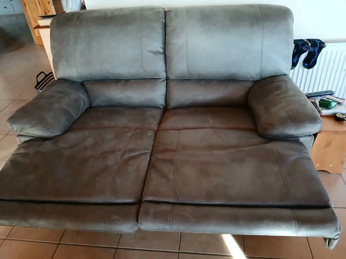 2 seater reclining couch - Image 4