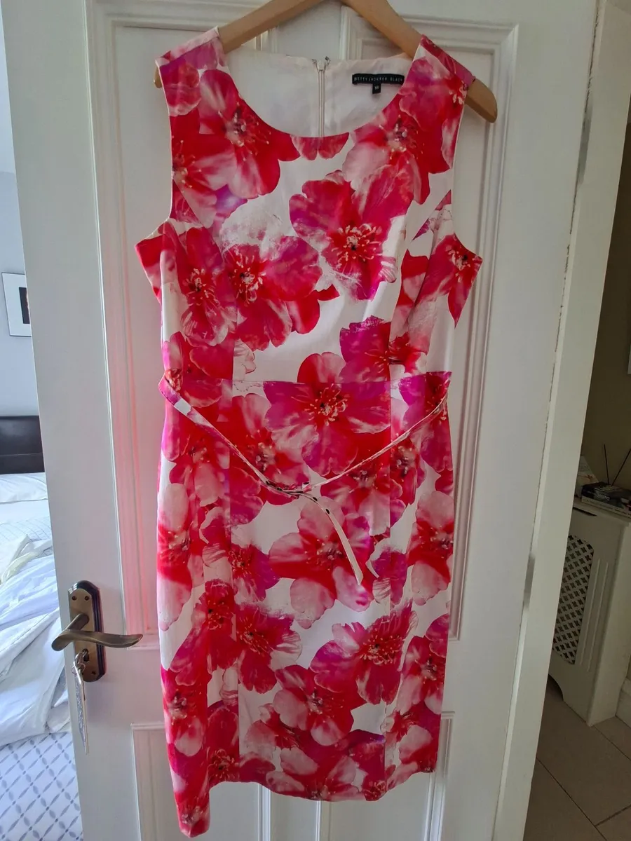 Clothing - Image 2